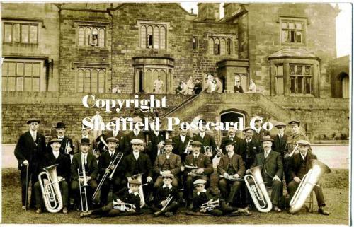 spc520: Longshaw - Band in front of building