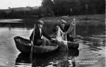 spc00397: Coracle Men, Carmarthen